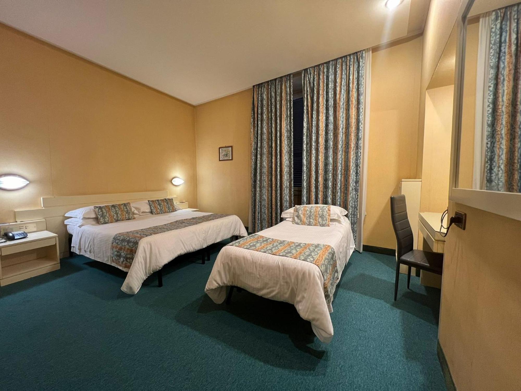Hotel Patria Roma Esterno foto