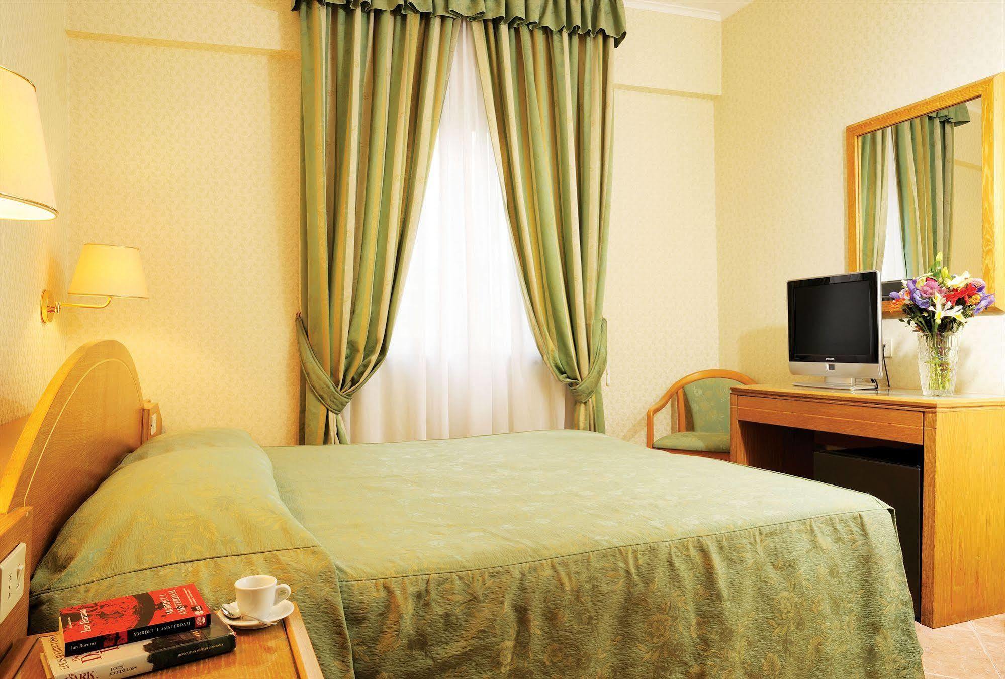Hotel Patria Roma Esterno foto